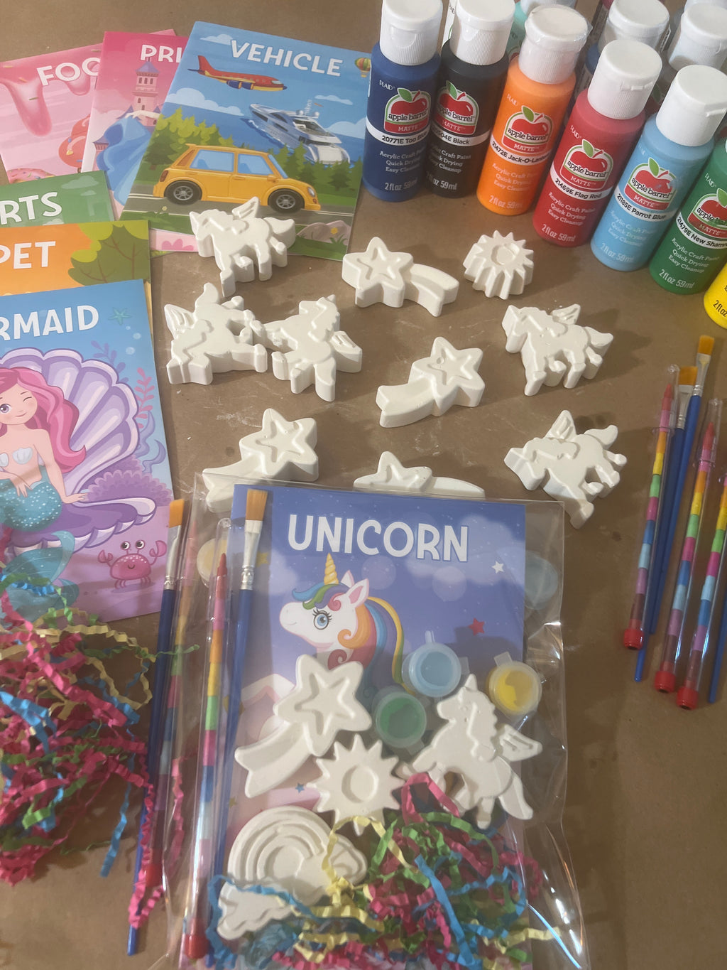 Unicorn-Paintable Plaster Figurines with Coloring Book